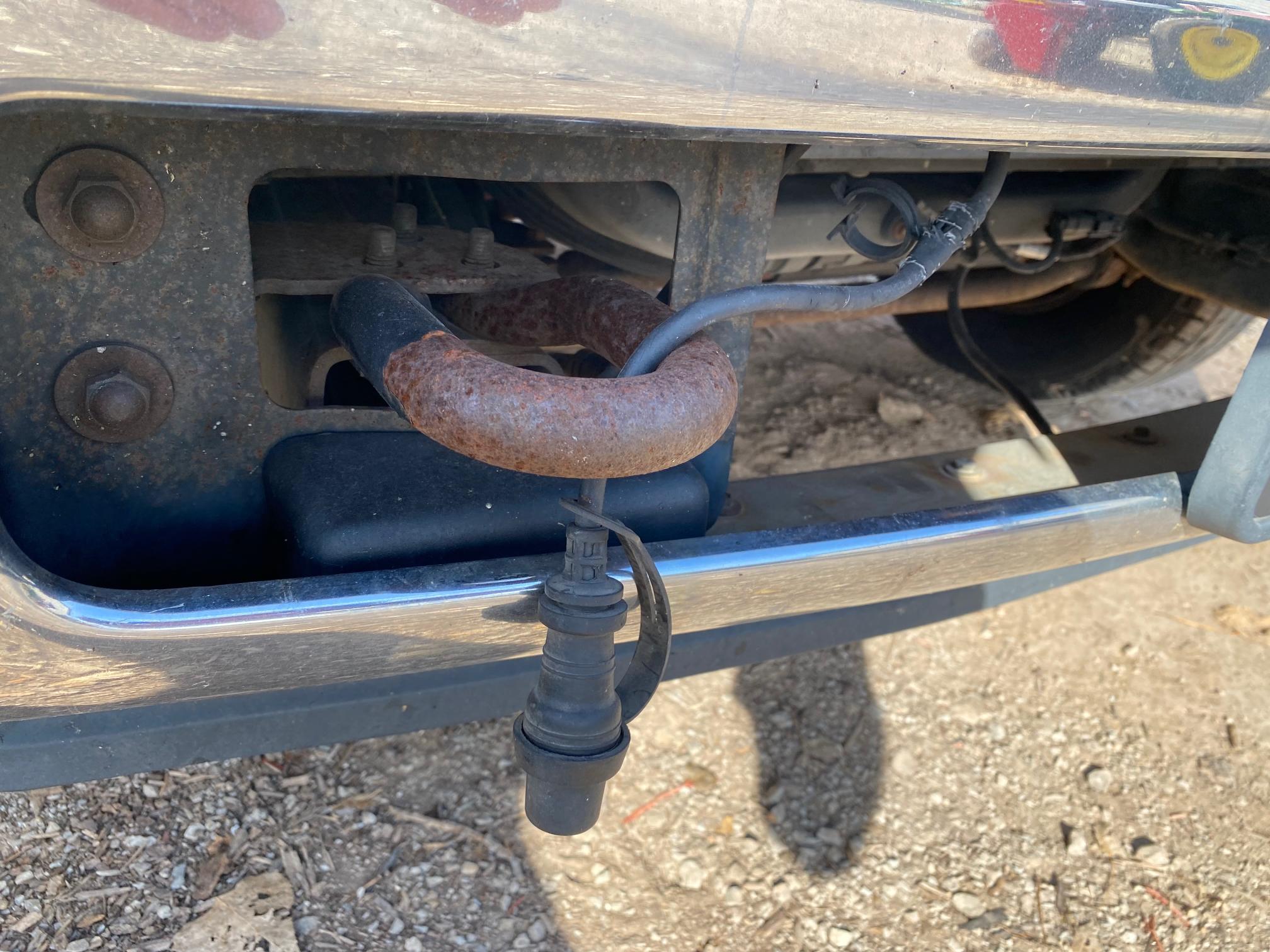 2011 FORD F350 - Image 24